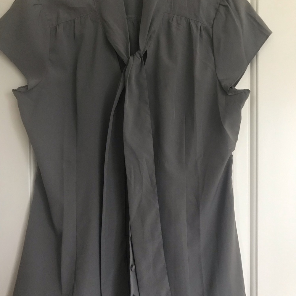 🌺HP🌺Banana Republic Blue button down ruffle top - Picture 3 of 4